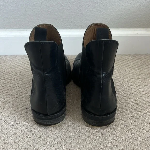 Everlane Davis Gomme Chelsea-style leather boots - Picture 3 of 7